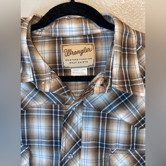 Wrangler Button Up - Picture 2 of 4